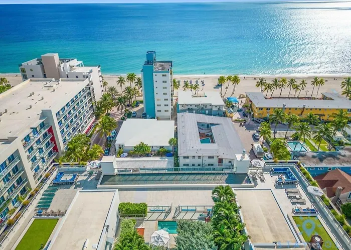 Rooftop Pool - Balcony - Hollywood Beach - Gym