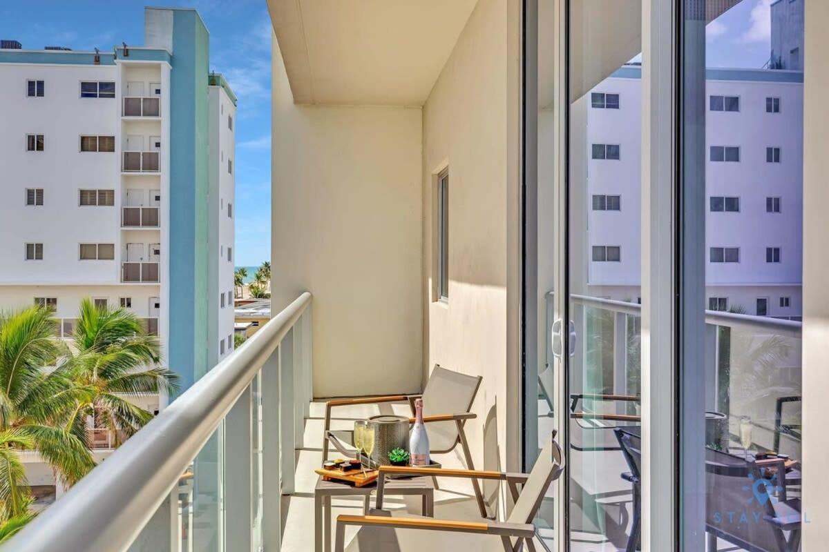 Apartment Rooftop Pool - Balcony - - Gym Hollywood