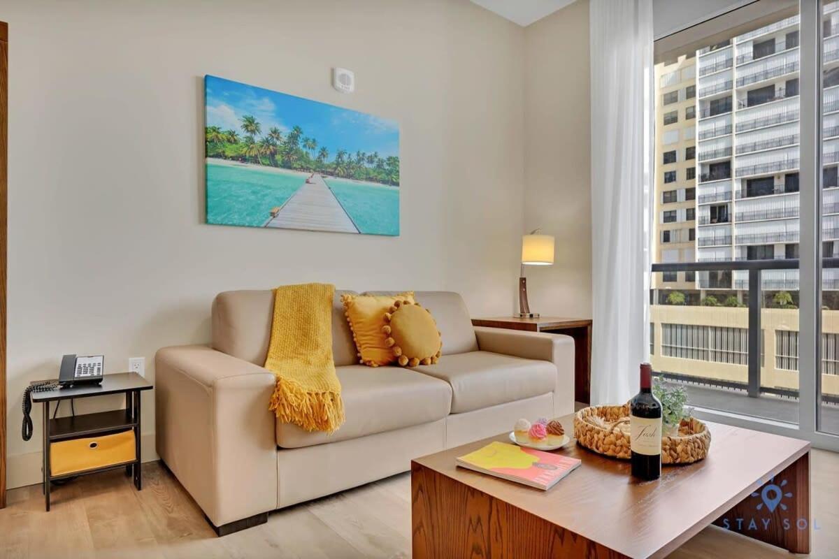 Apartment Rooftop Pool - Balcony - - Gym *