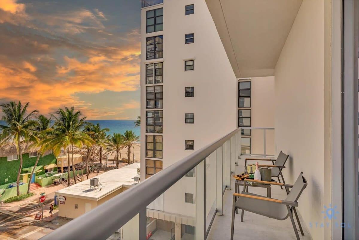 Rooftop Pool - Balcony - - Gym * Hollywood