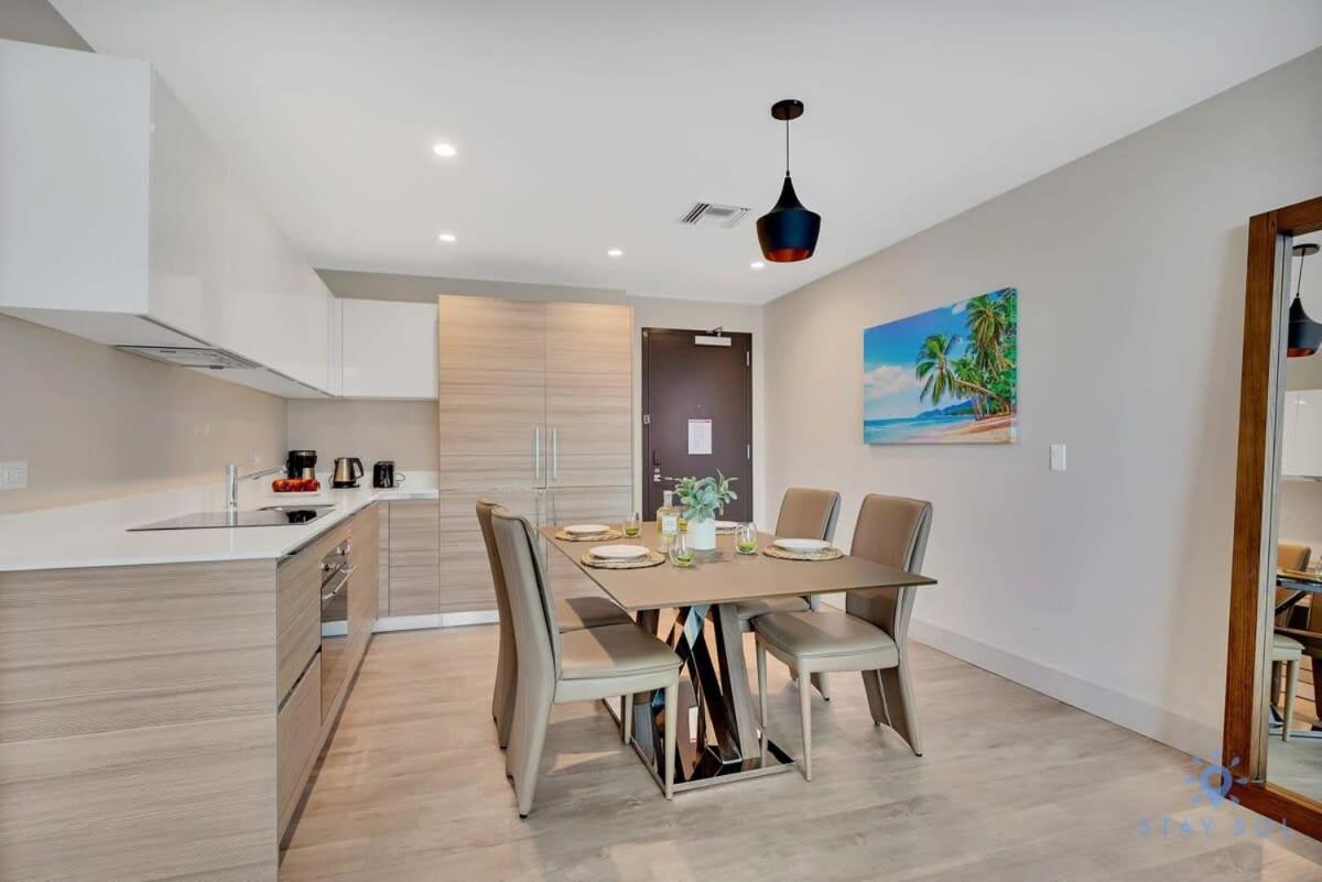 Rooftop Pool - Balcony - - Gym Apartment *