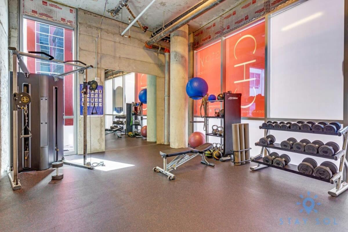 Rooftop Pool - Balcony - - Gym Apartment *