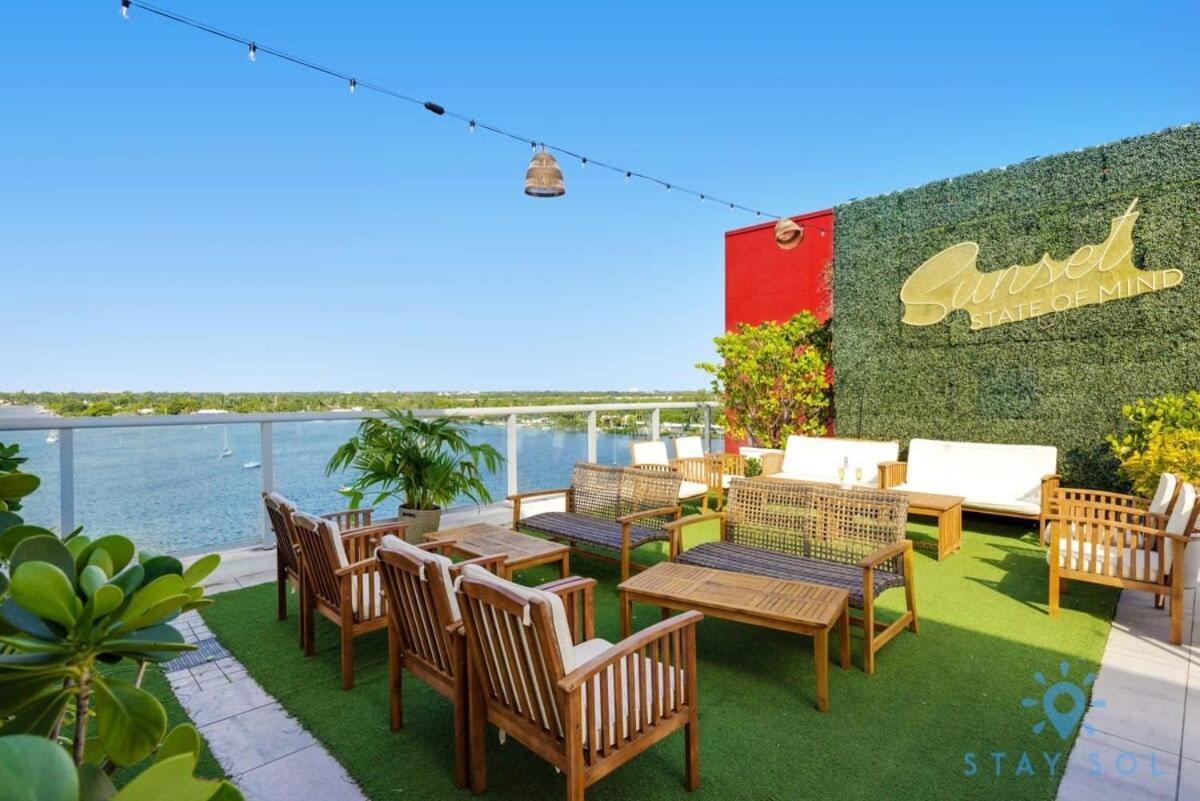 Rooftop Pool - Balcony - - Gym *