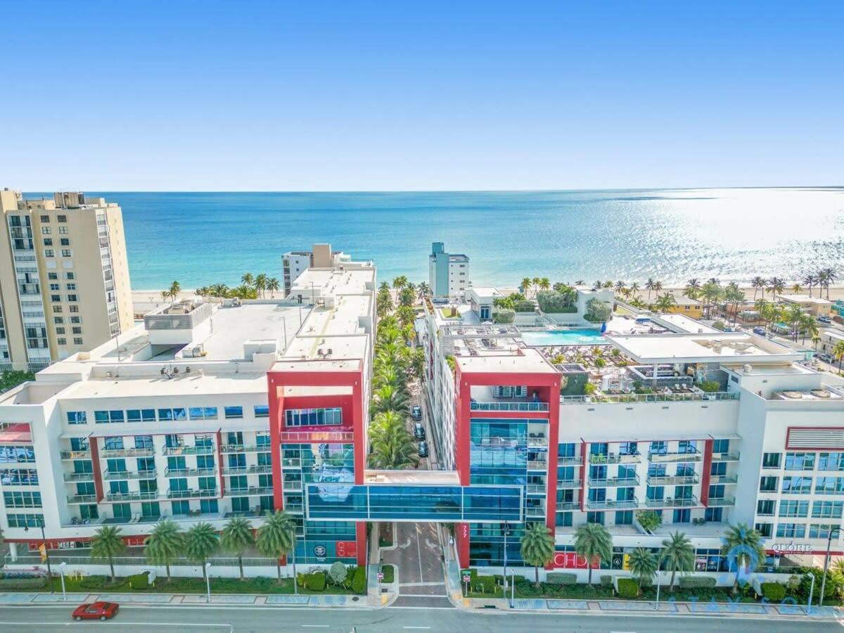 Rooftop Pool - Balcony - - Gym Apartment Hollywood