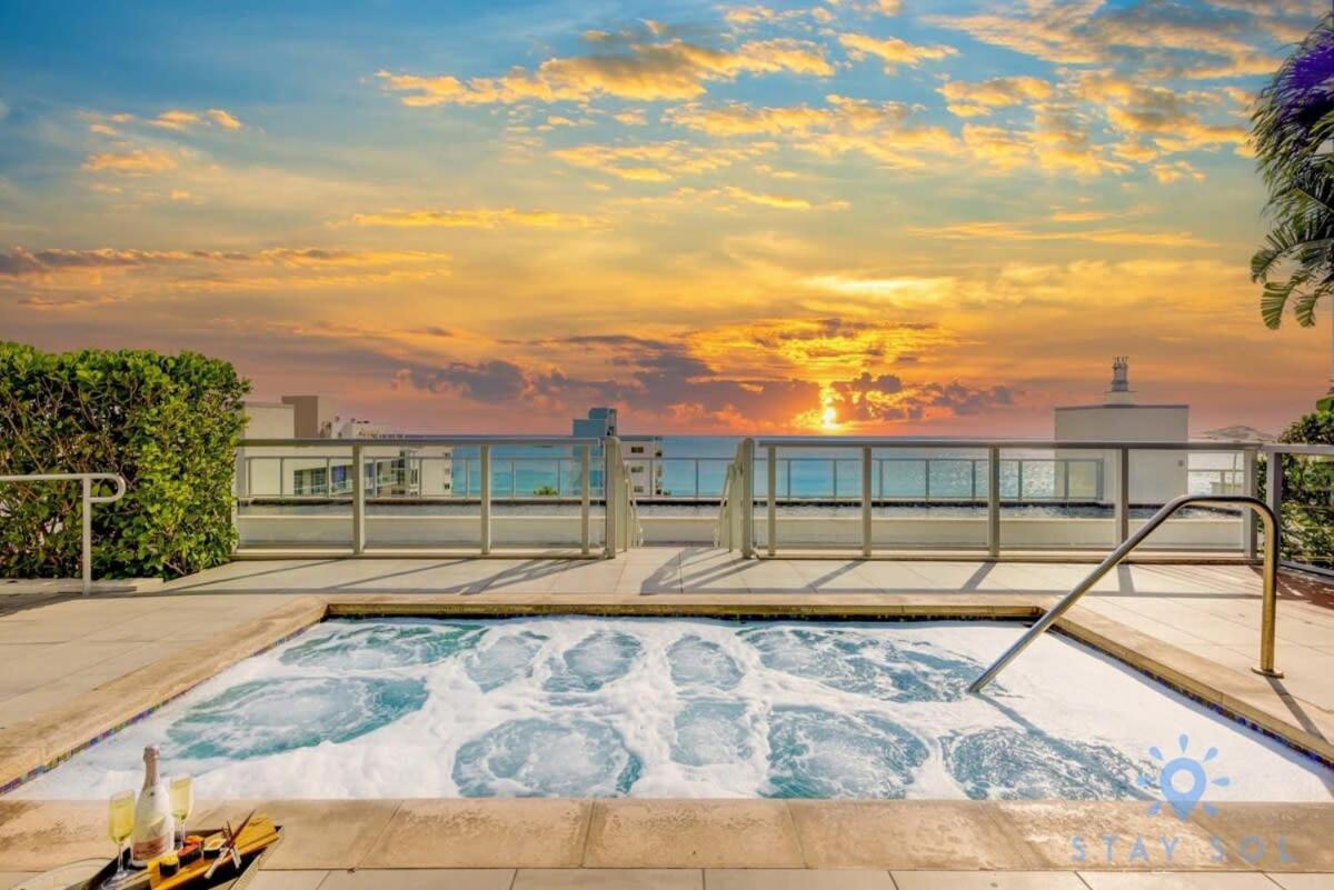 Rooftop Pool - Balcony - - Gym Apartment