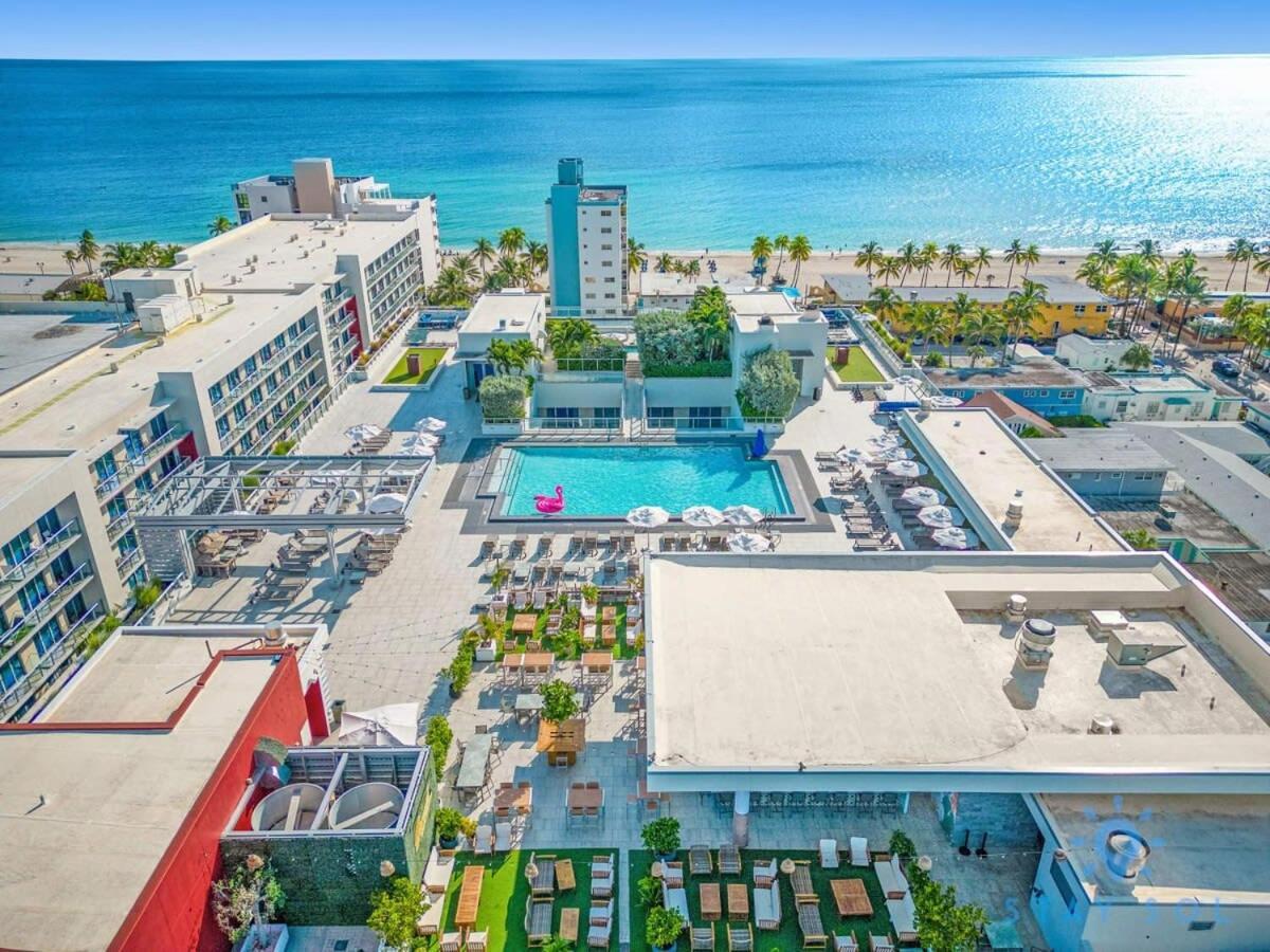 Rooftop Pool - Balcony - - Gym Apartment