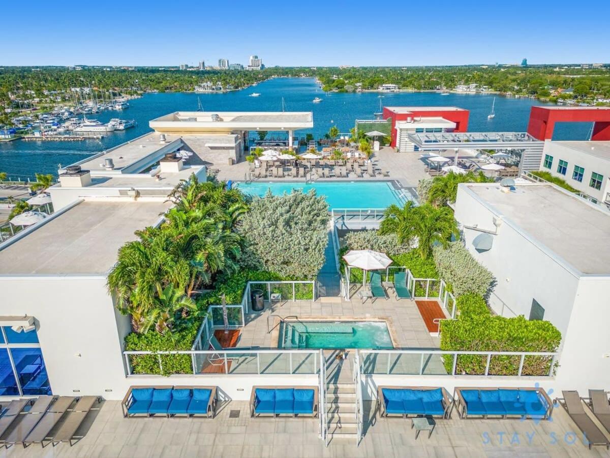 Rooftop Pool - Balcony - - Gym *